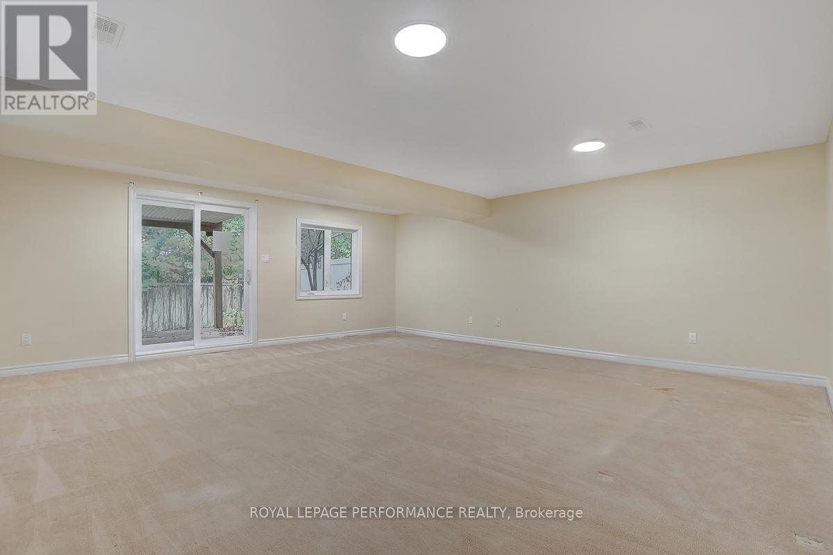 880 White Alder Avenue