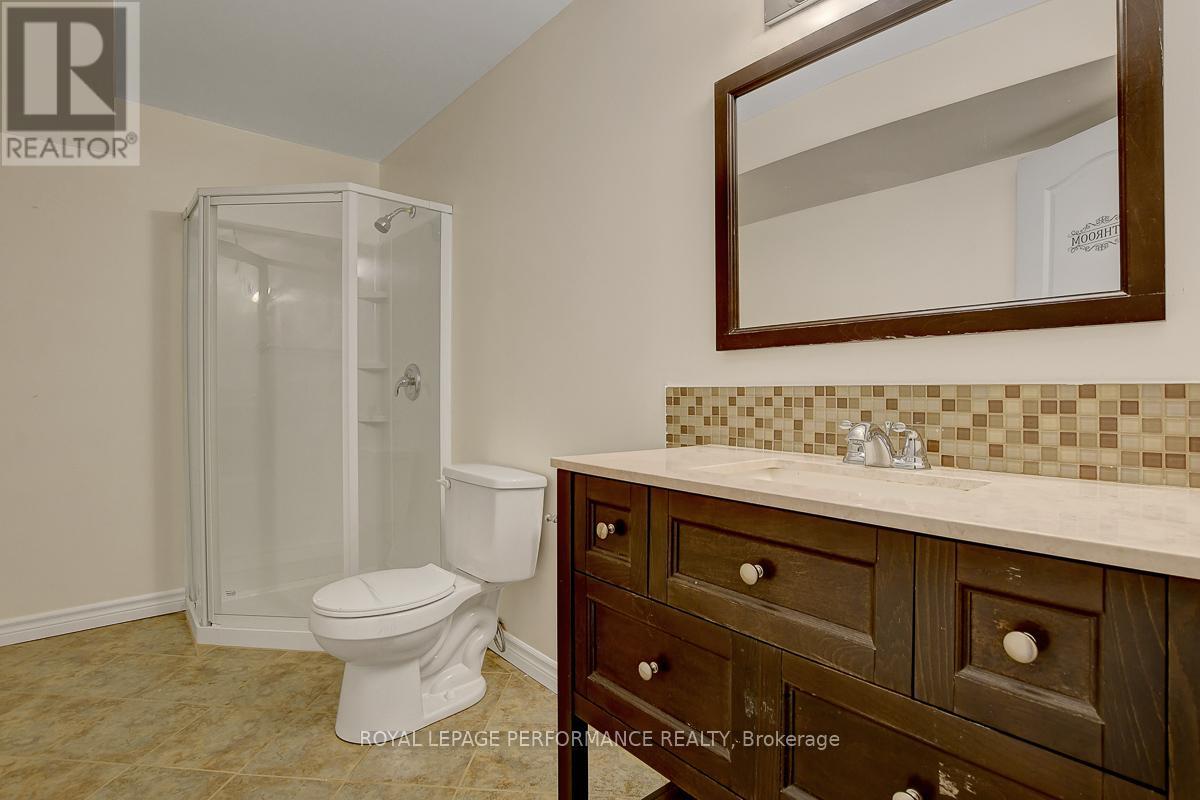 880 White Alder Avenue