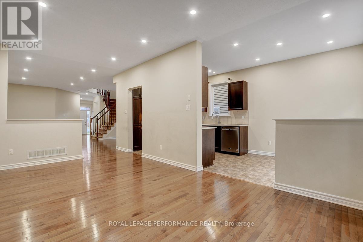 880 White Alder Avenue