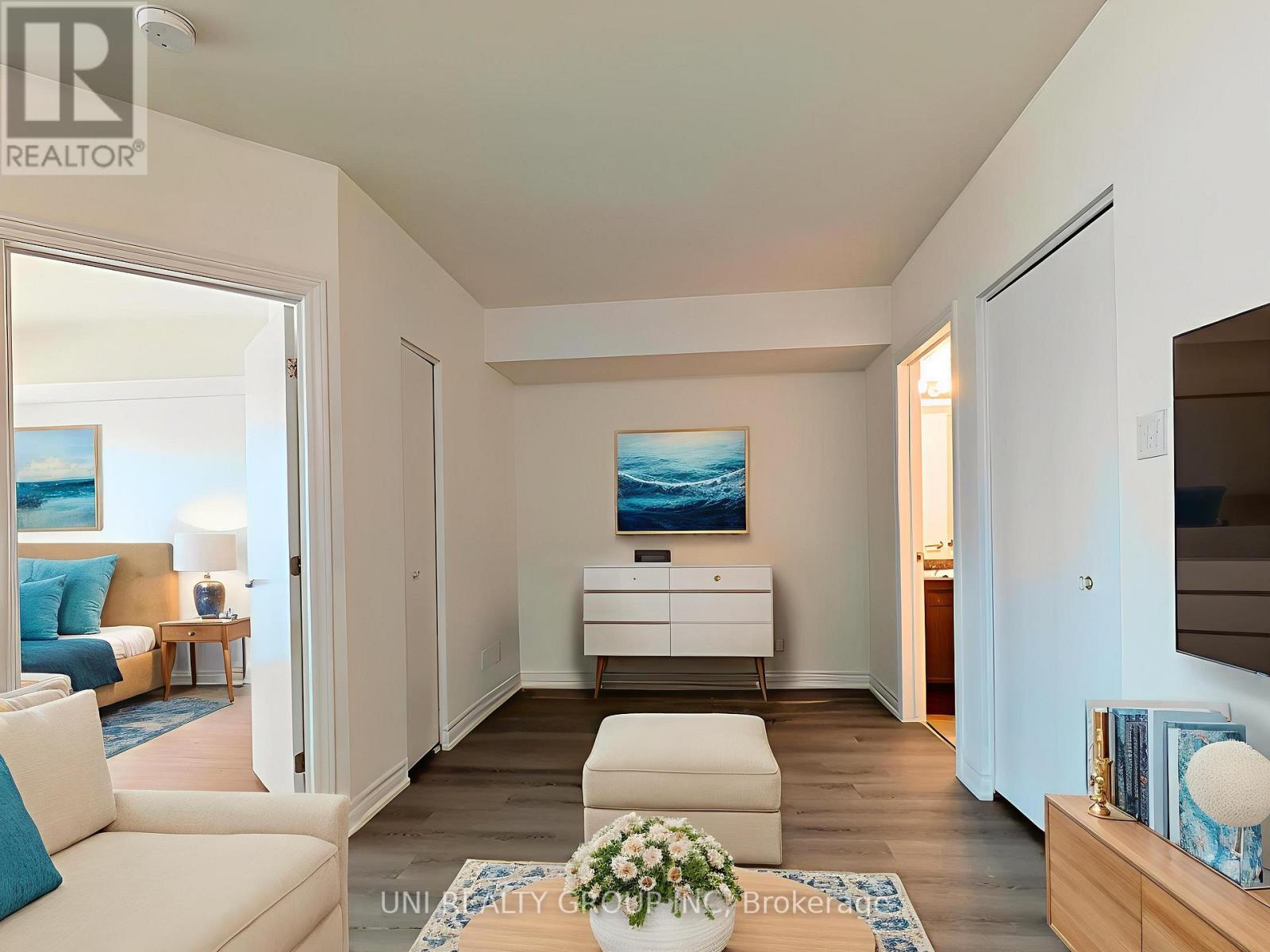 302 - 200 Rideau Street