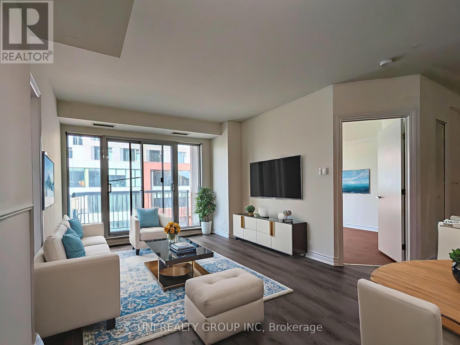 302 - 200 Rideau Street