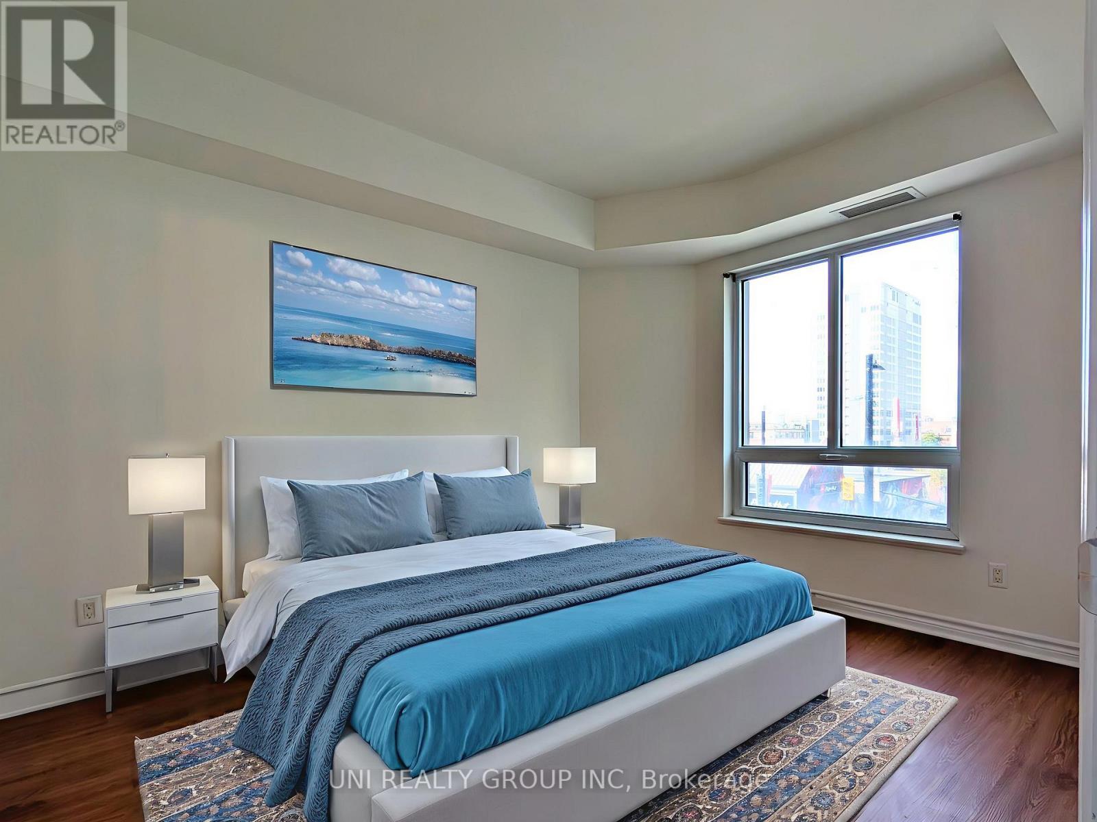 302 - 200 Rideau Street