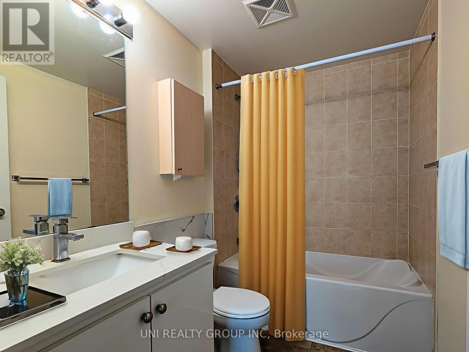 302 - 200 Rideau Street