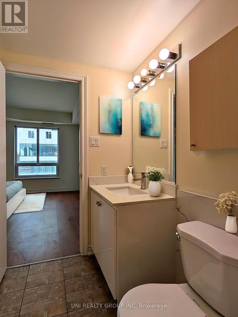 302 - 200 Rideau Street