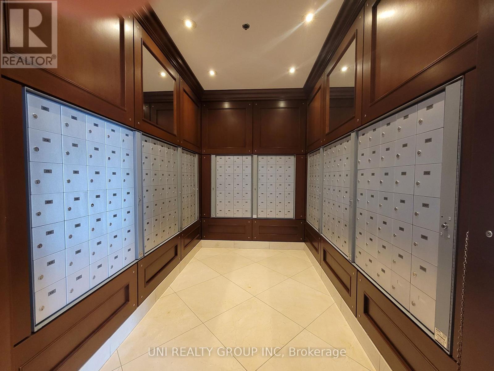 302 - 200 Rideau Street