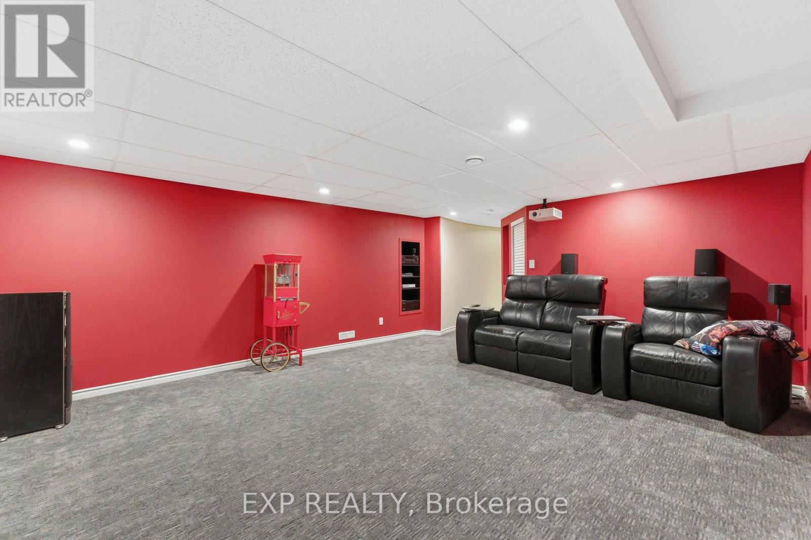 17 Olde Towne Avenue