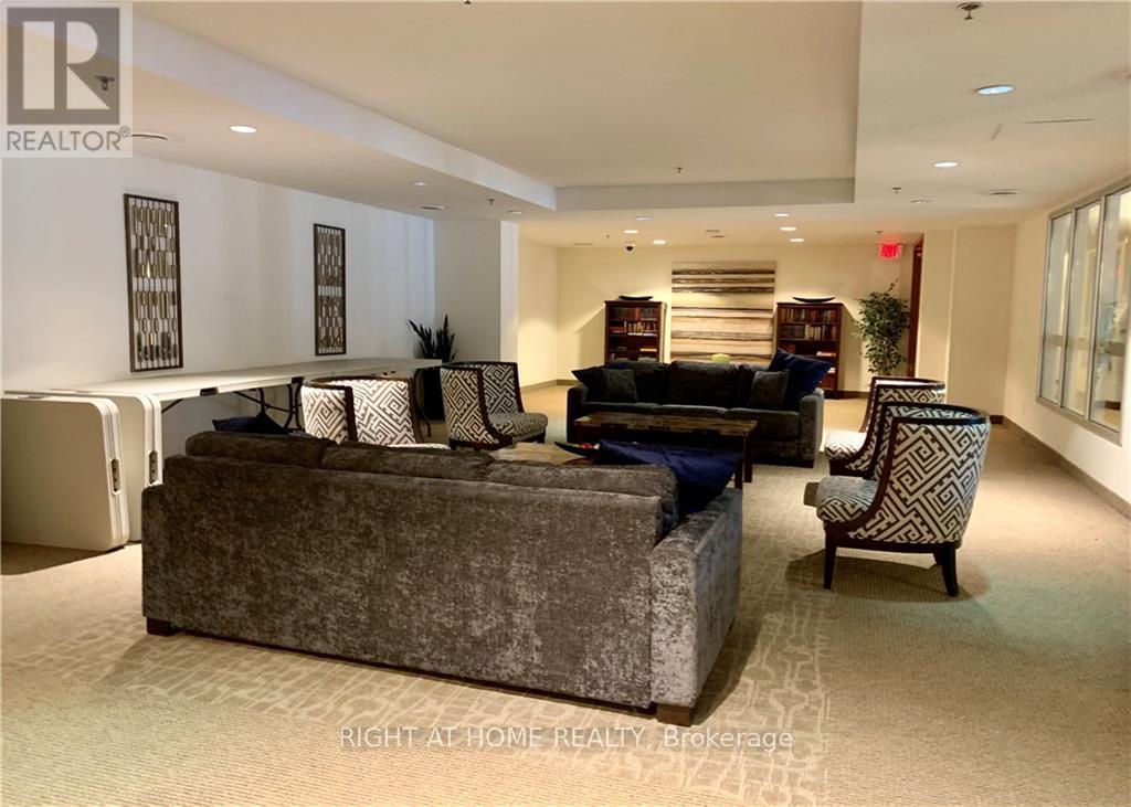 2604 - 242 Rideau Street