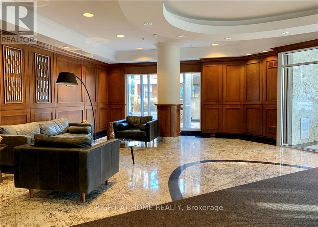 2604 - 242 Rideau Street