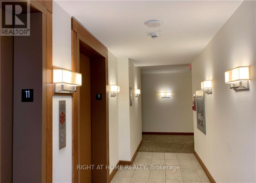 2604 - 242 Rideau Street