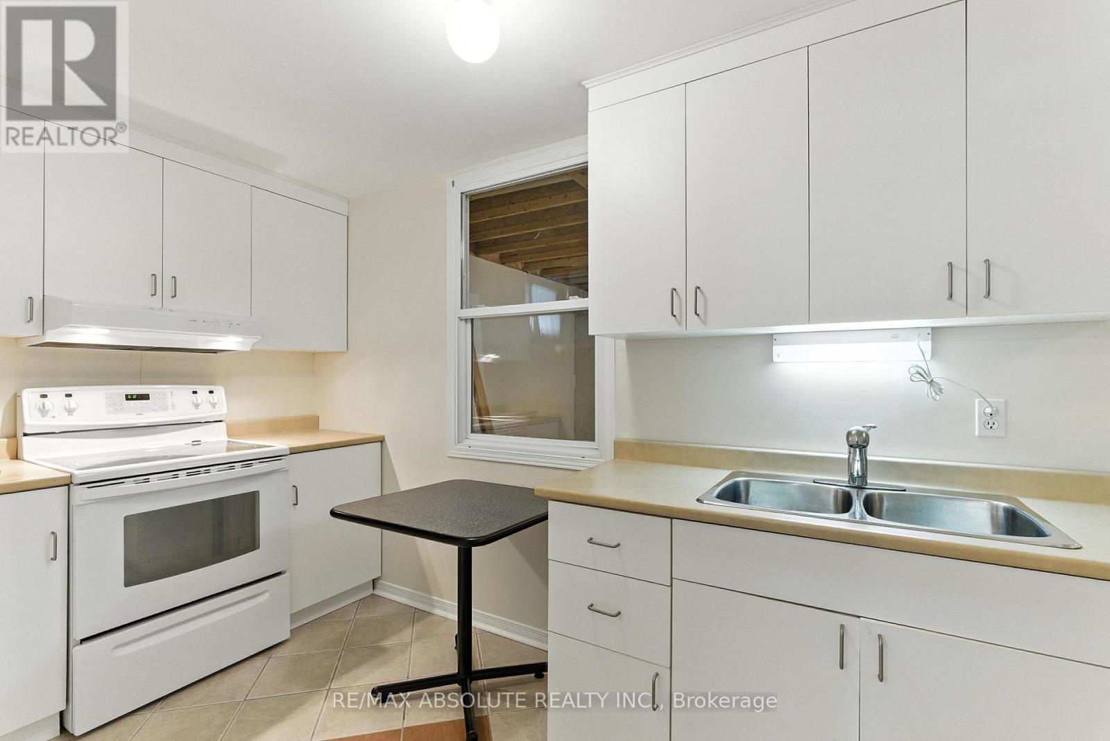 1513 Apeldoorn Avenue