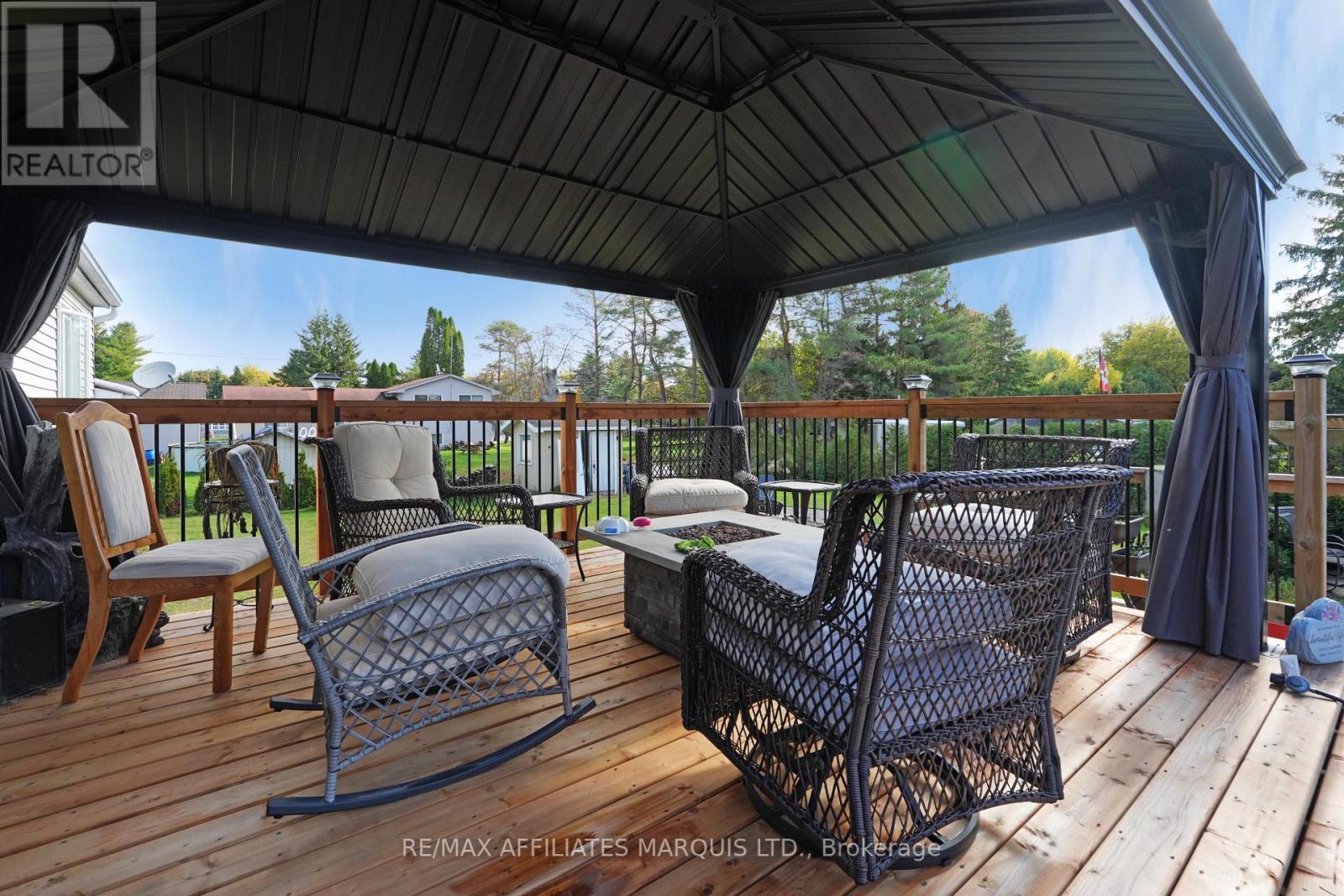 21 Ste Therese Boulevard