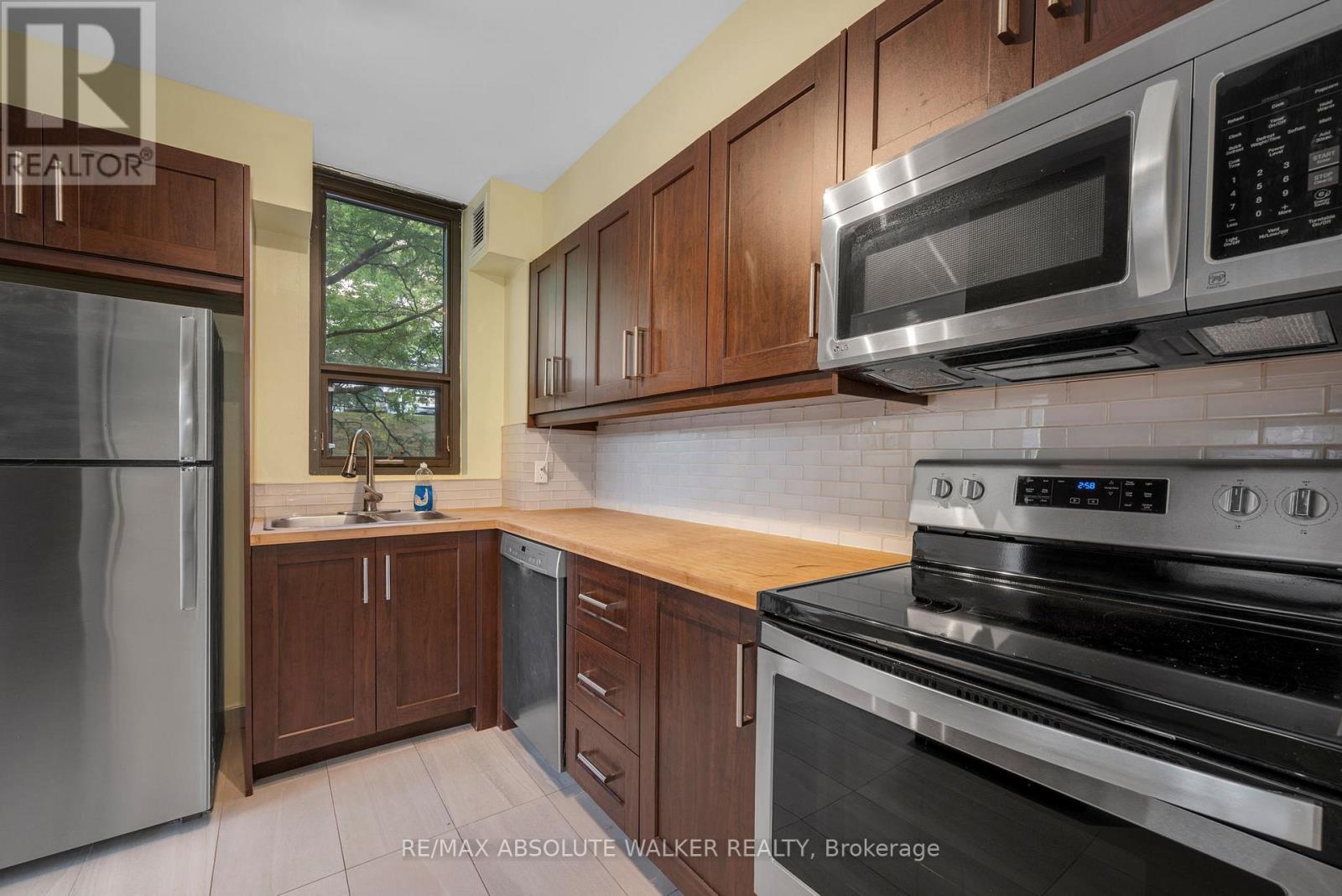 414 - 2871 Richmond Road