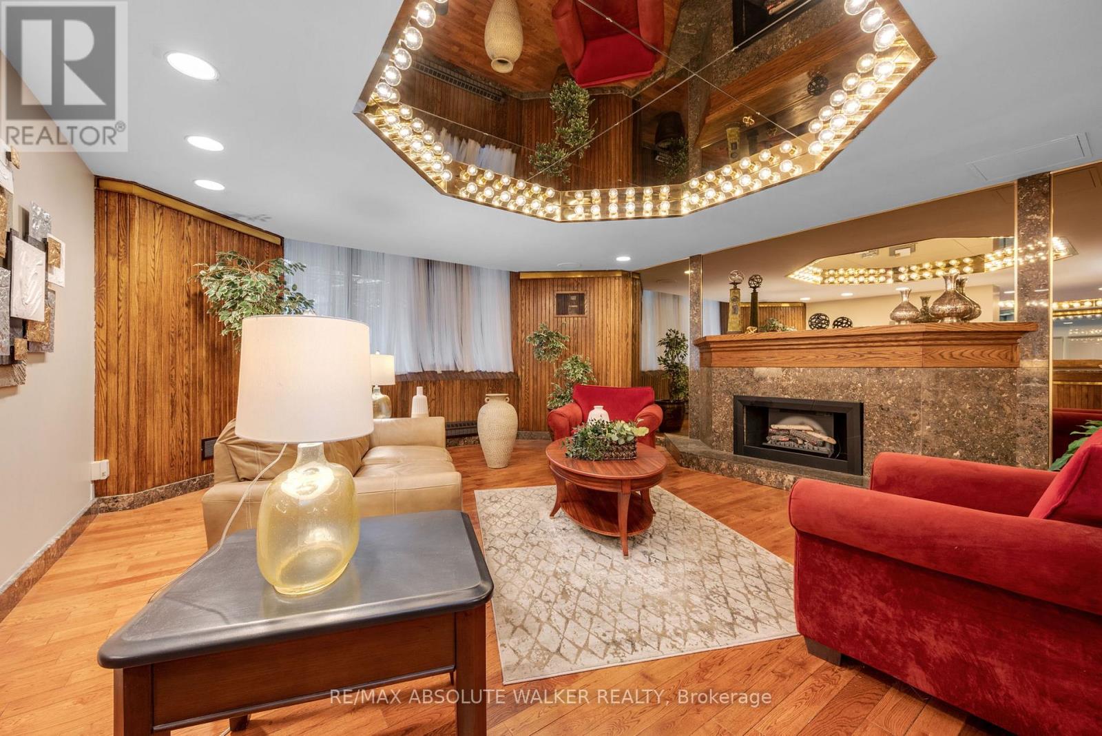 414 - 2871 Richmond Road