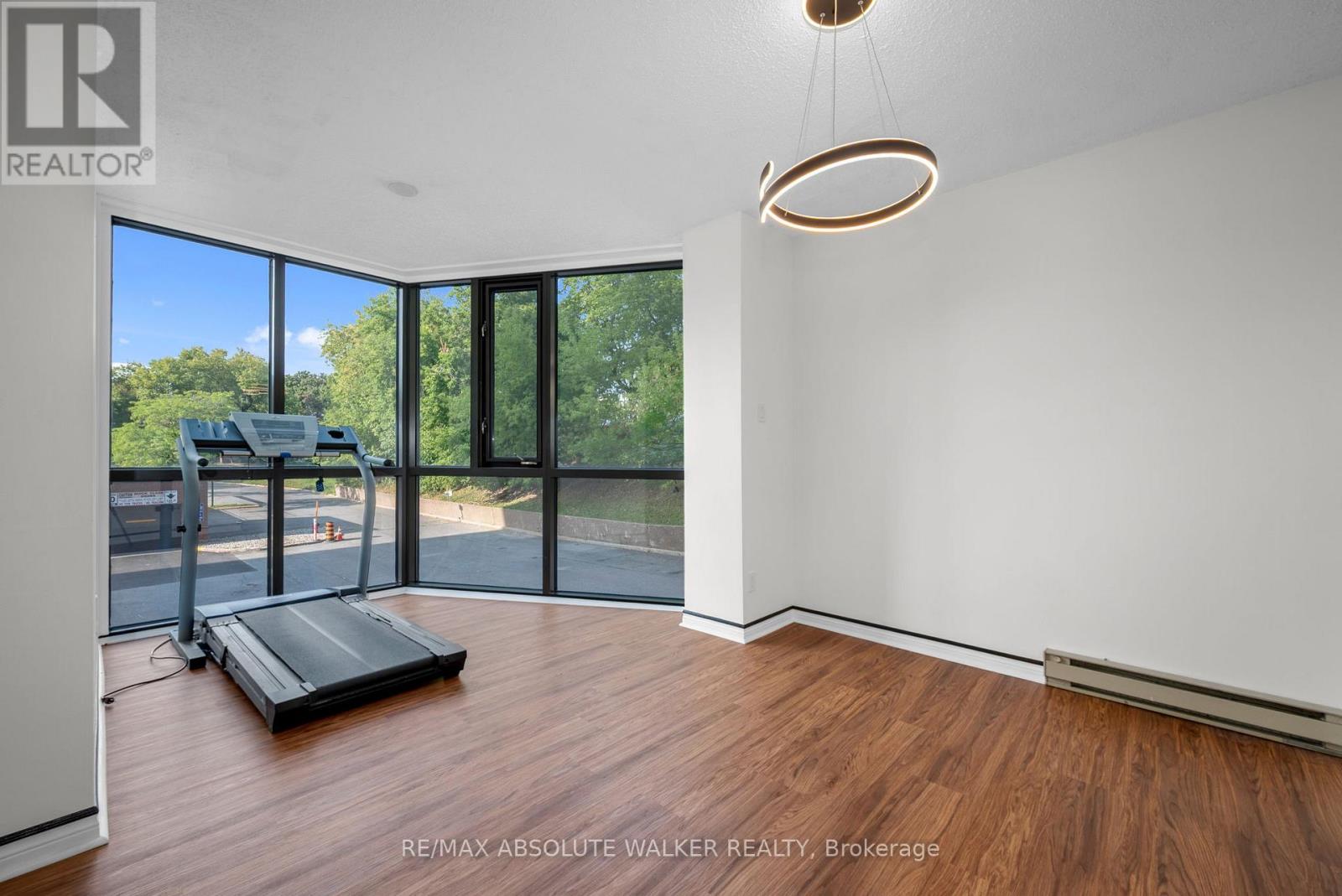 414 - 2871 Richmond Road