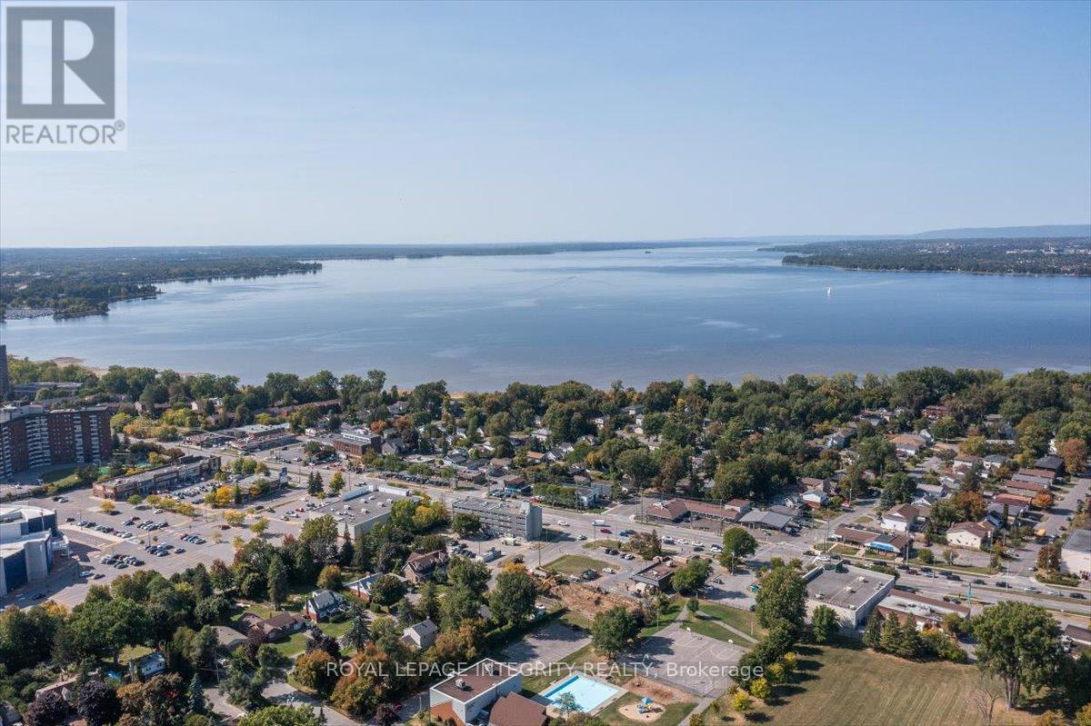 4 - 2949 Richmond Road