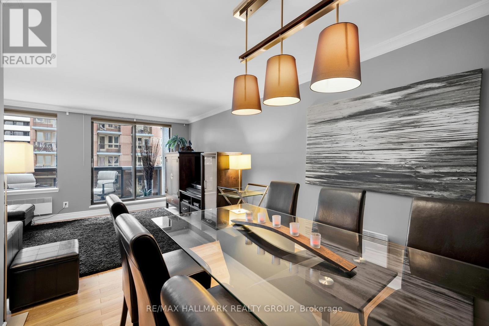 402 - 470 Laurier Avenue W