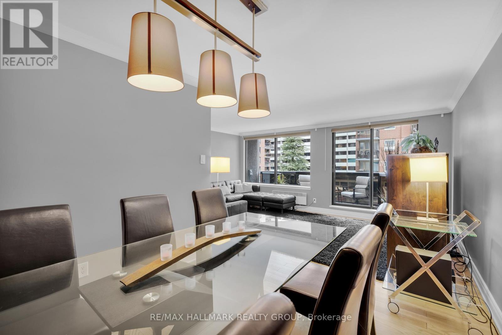 402 - 470 Laurier Avenue W