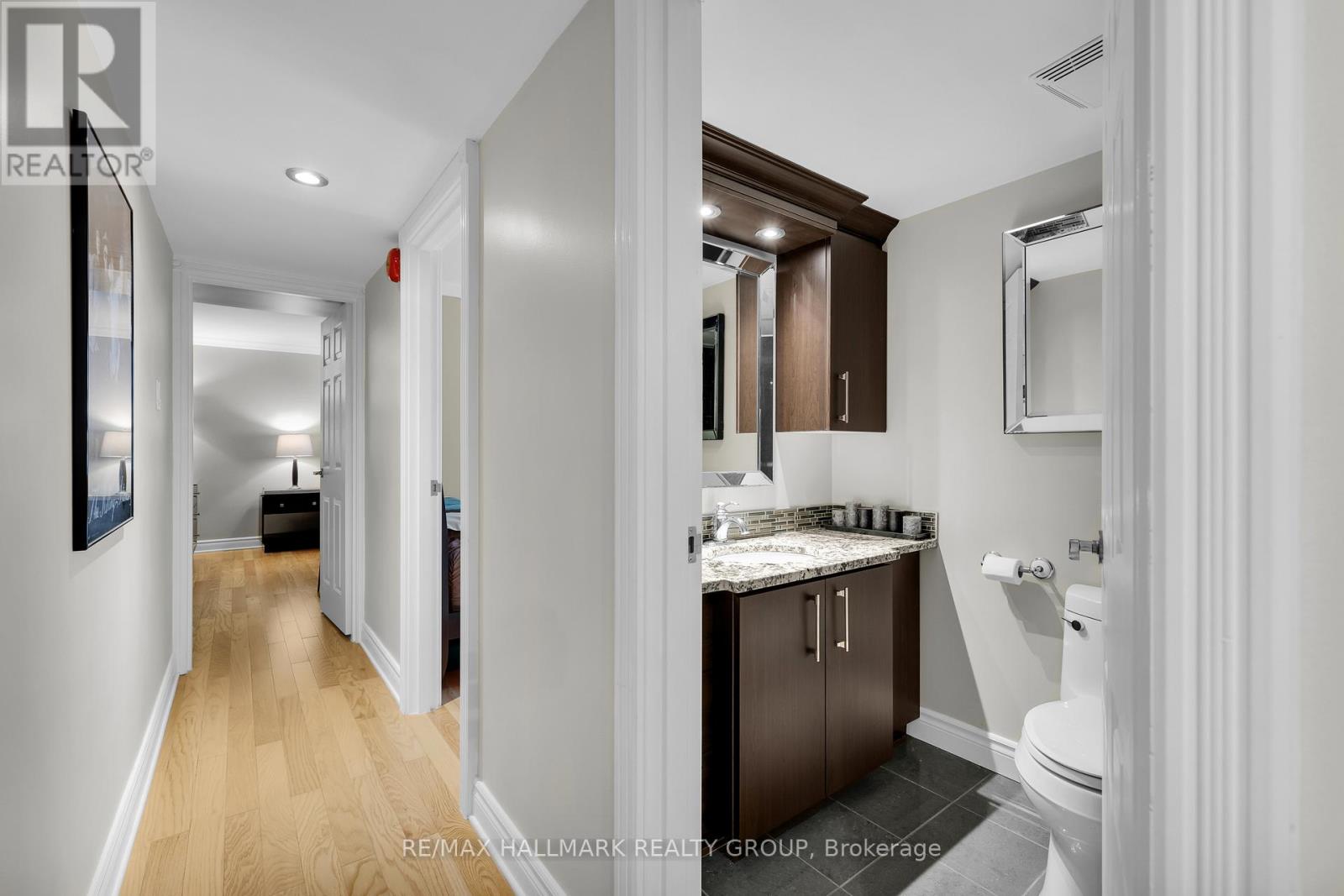 402 - 470 Laurier Avenue W