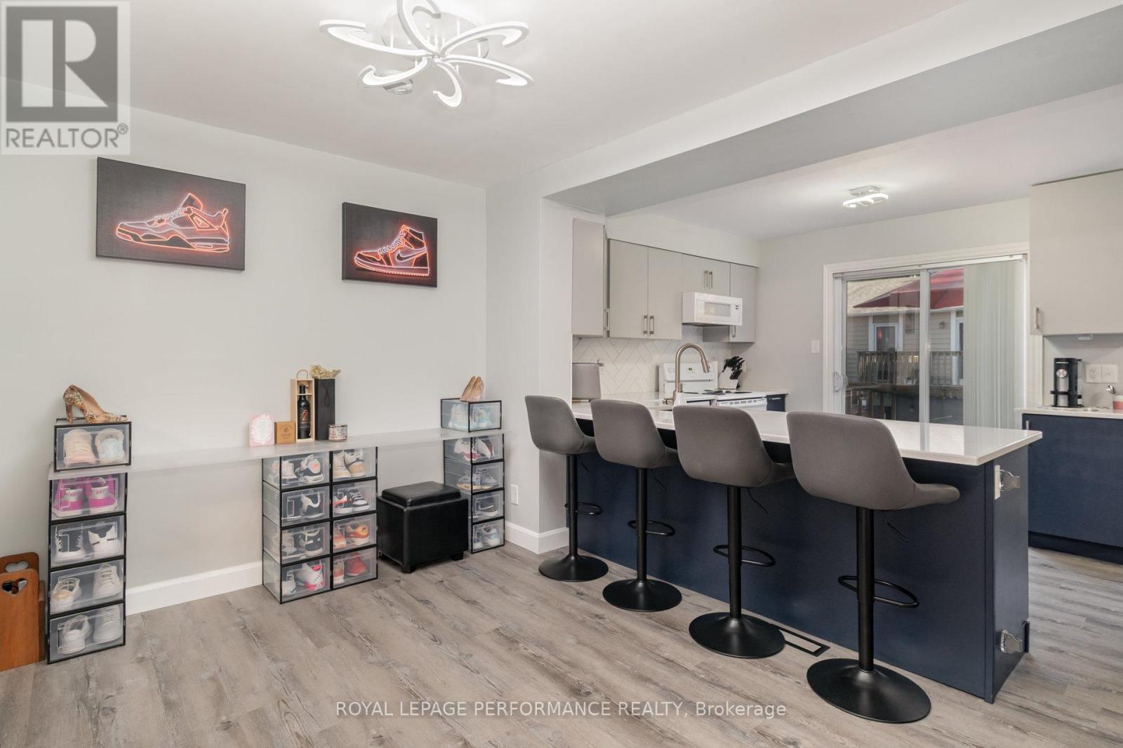 1150 Chimney Hill Way