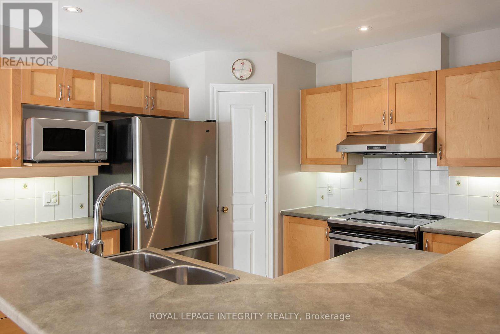 2080 Melette Crescent