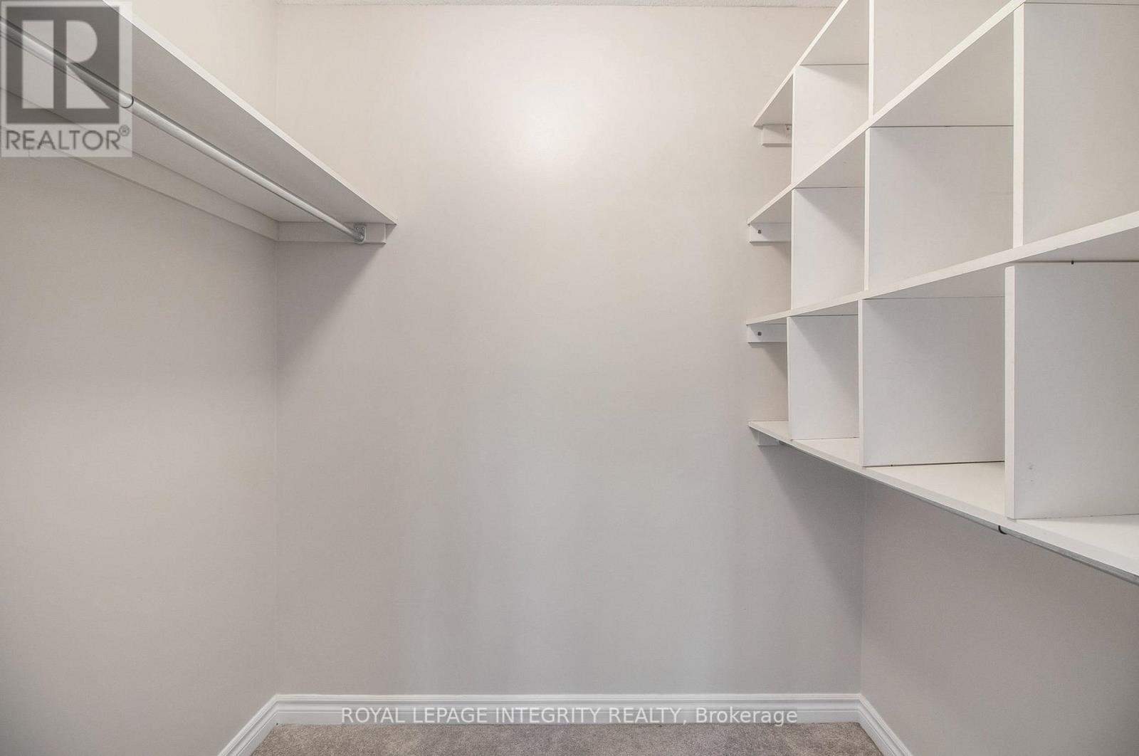 2080 Melette Crescent