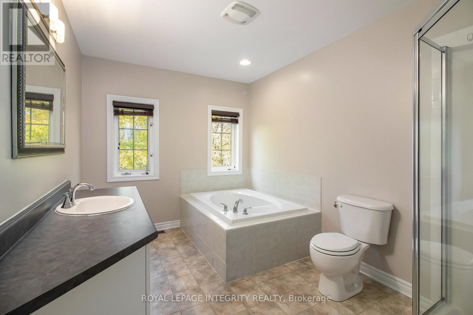 2080 Melette Crescent