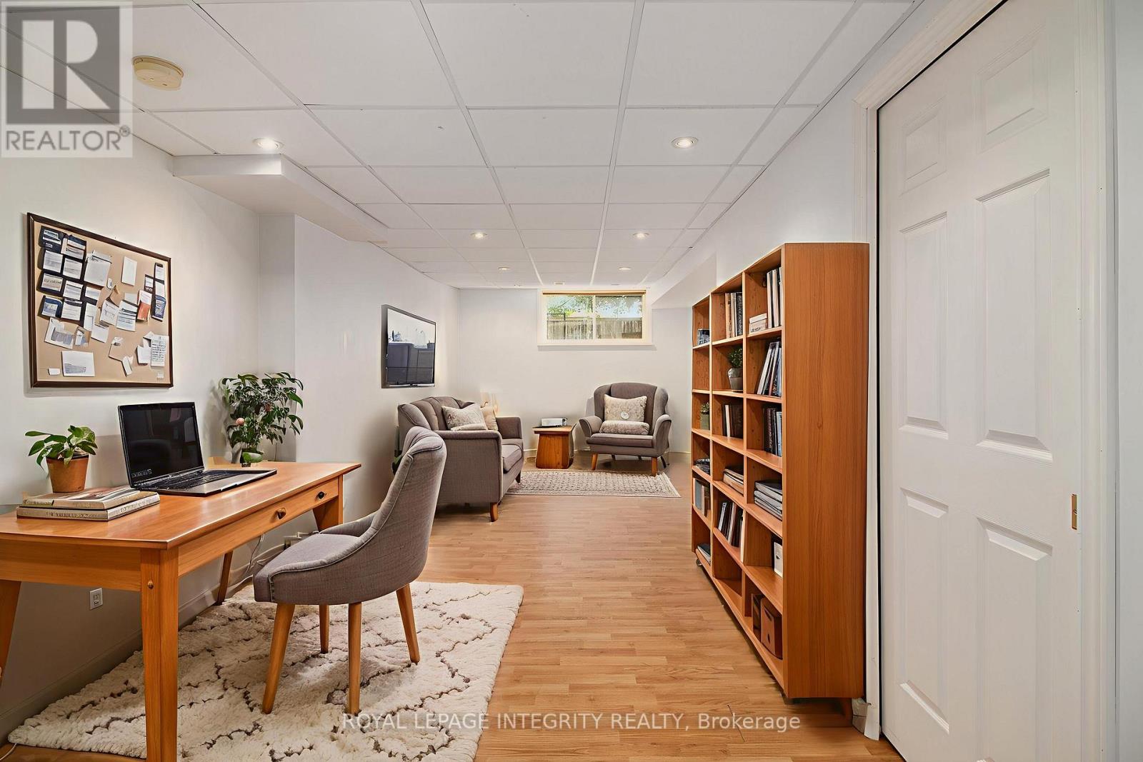 2080 Melette Crescent