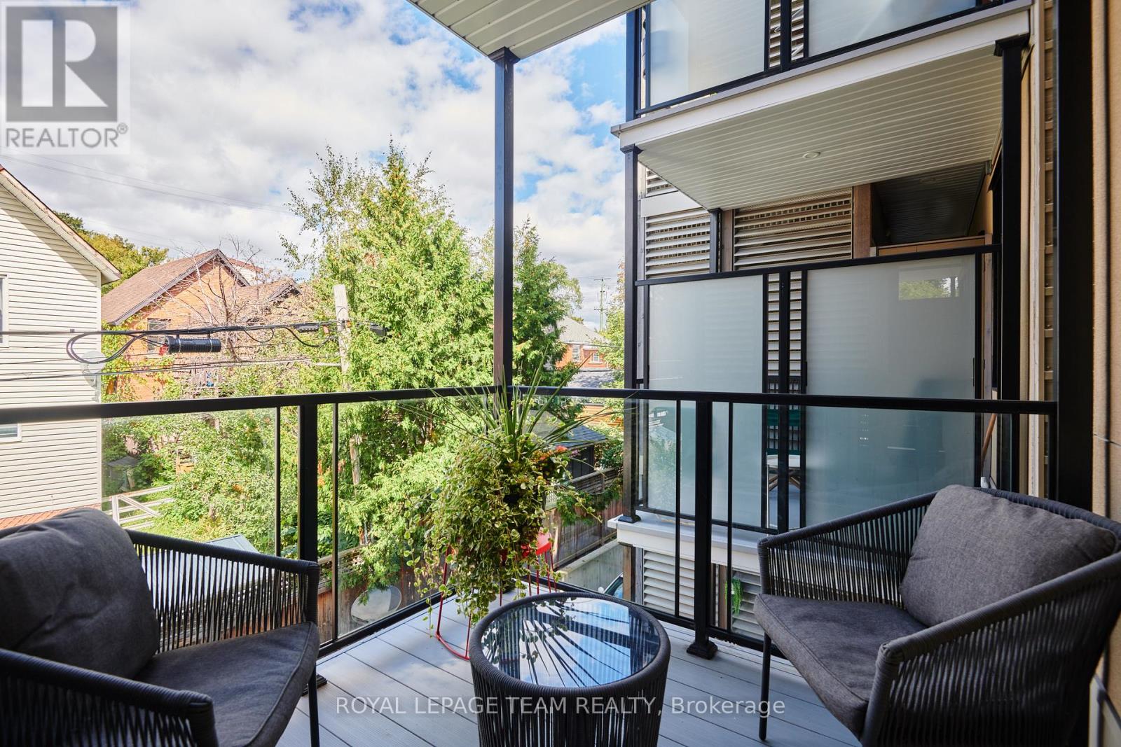 3 - 515 Gladstone Avenue