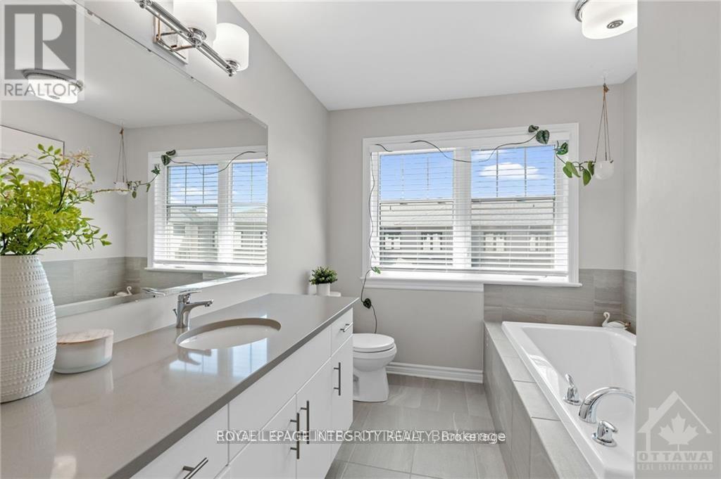 165 Angelonia Crescent E