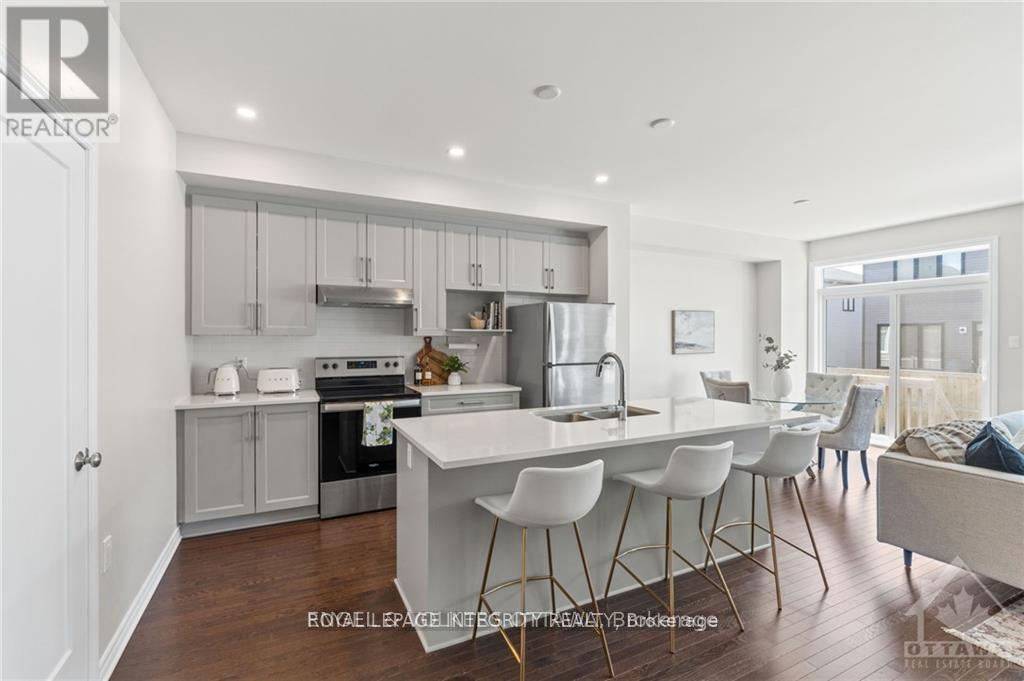 165 Angelonia Crescent E