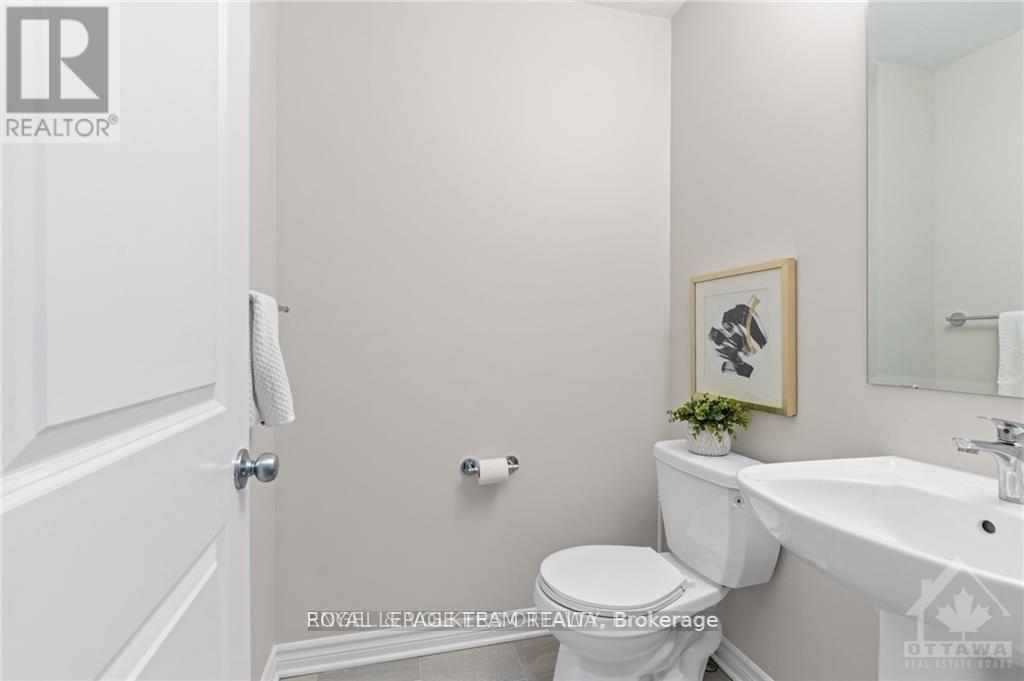 165 Angelonia Crescent E