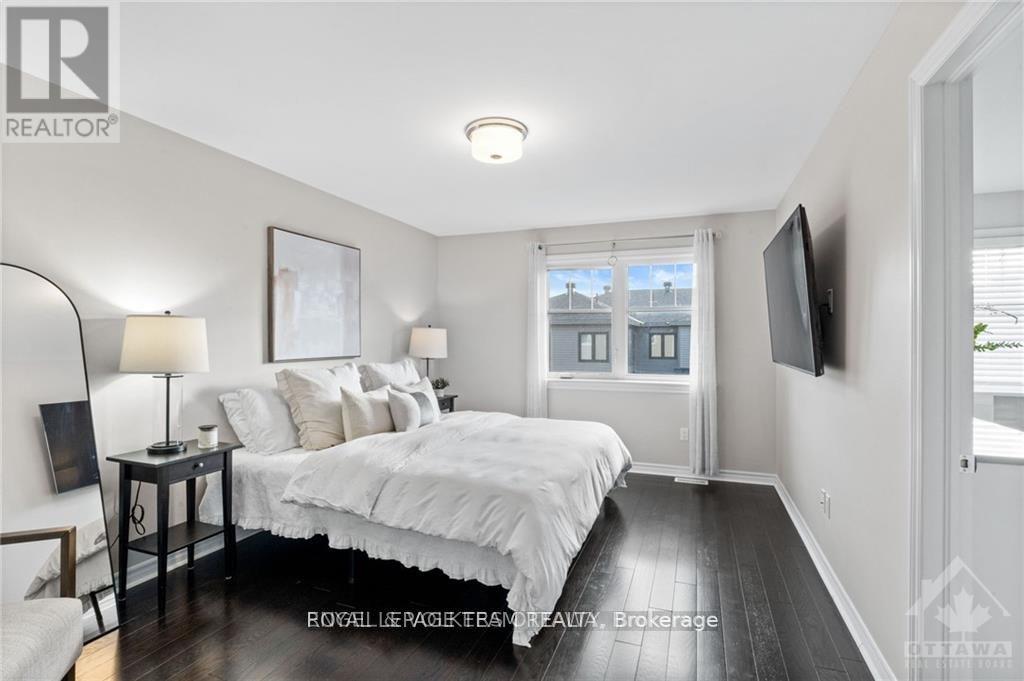 165 Angelonia Crescent E