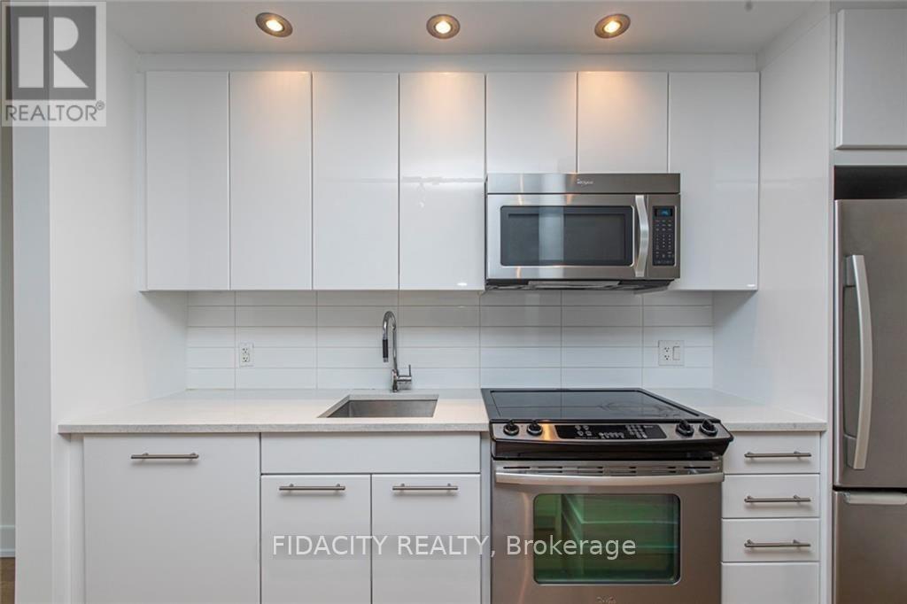 820 - 360 Patricia Avenue