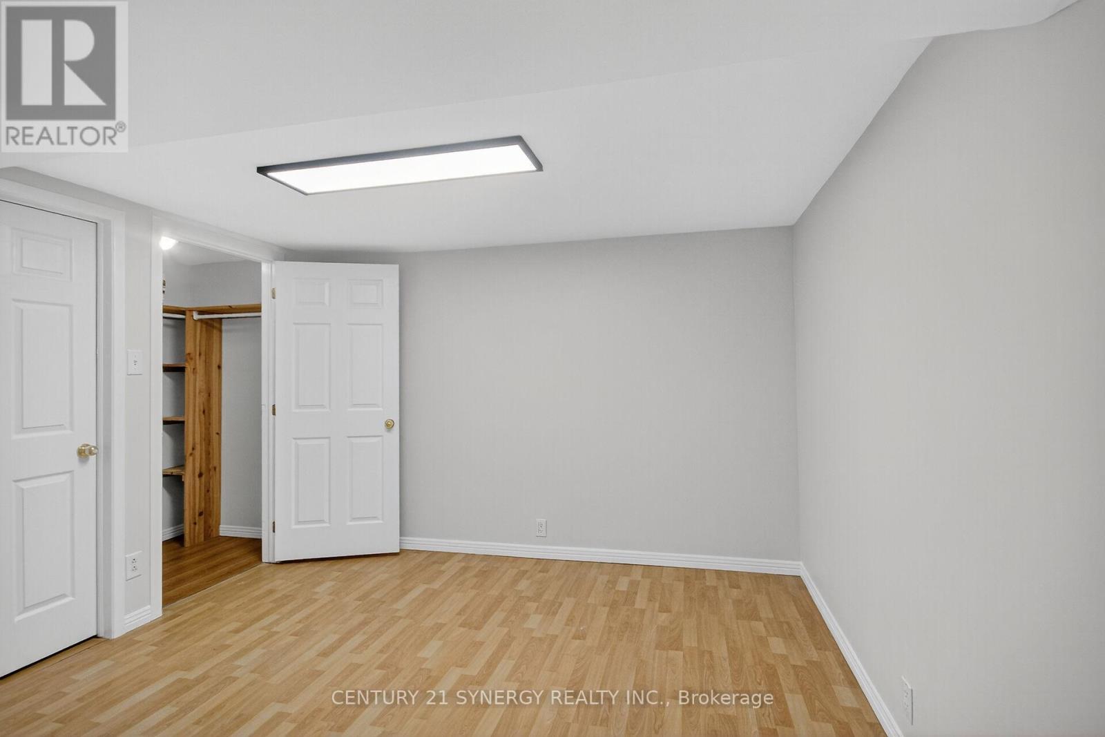 928 Meadowlands Drive