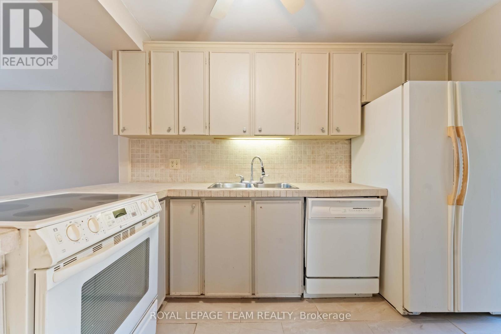 1094 Alenmede Crescent