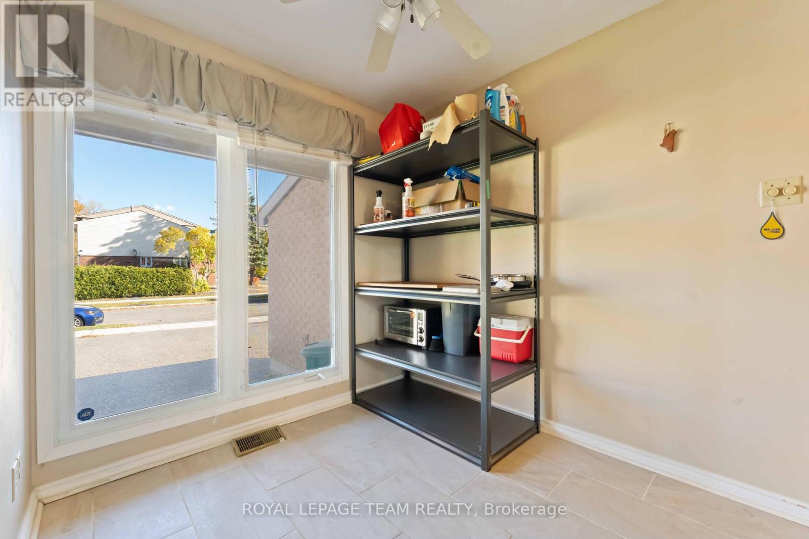 1094 Alenmede Crescent