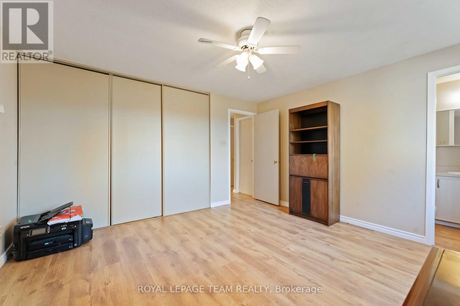 1094 Alenmede Crescent