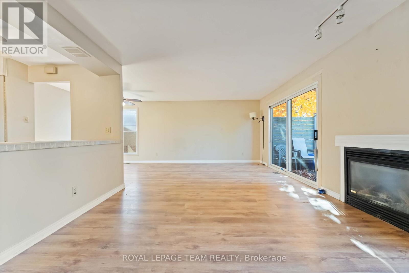 1094 Alenmede Crescent