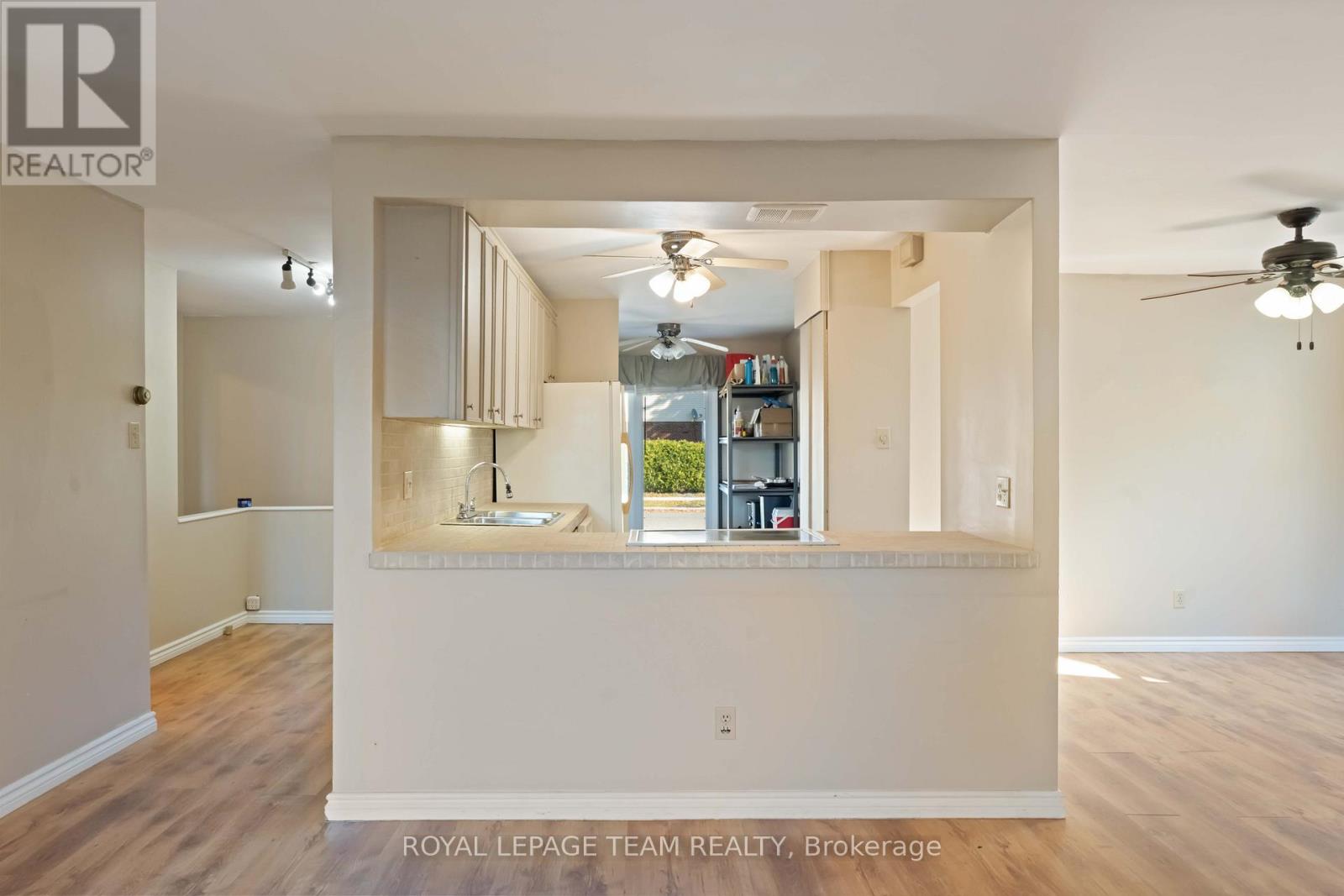 1094 Alenmede Crescent