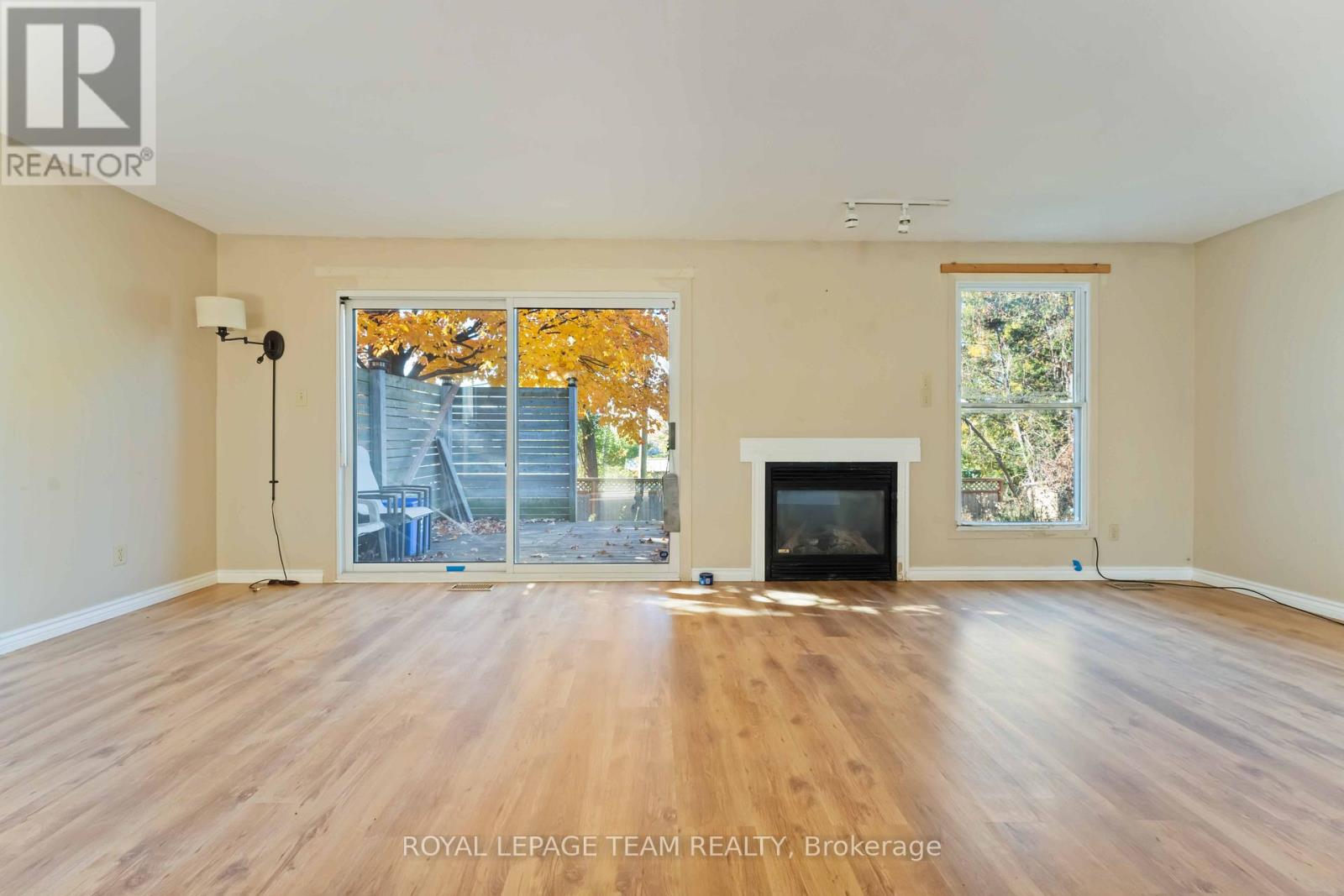 1094 Alenmede Crescent