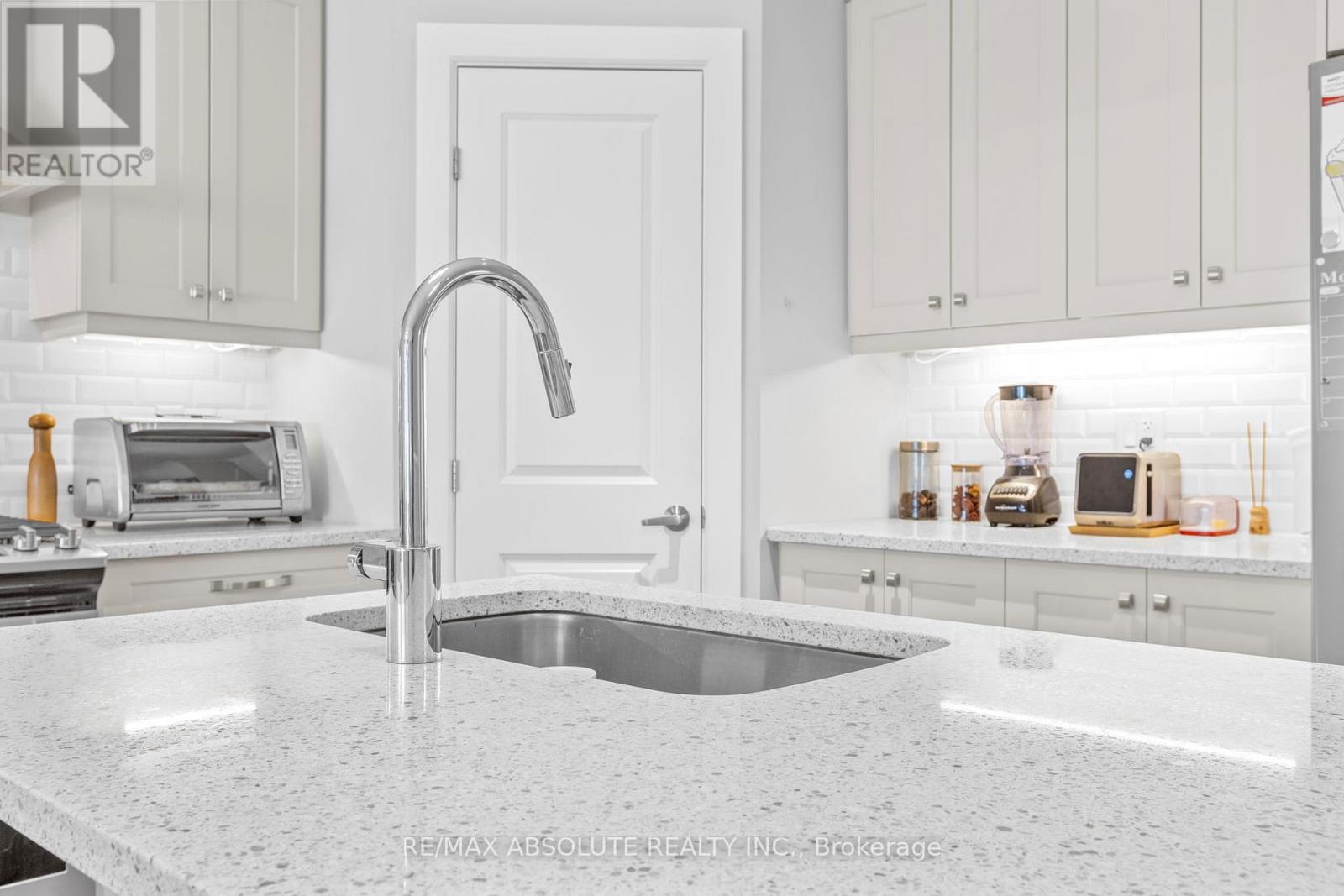 19 Elmer West Street