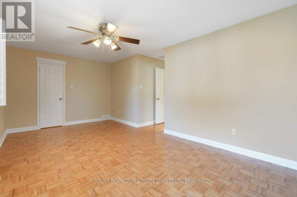 30 Chickasaw Crescent