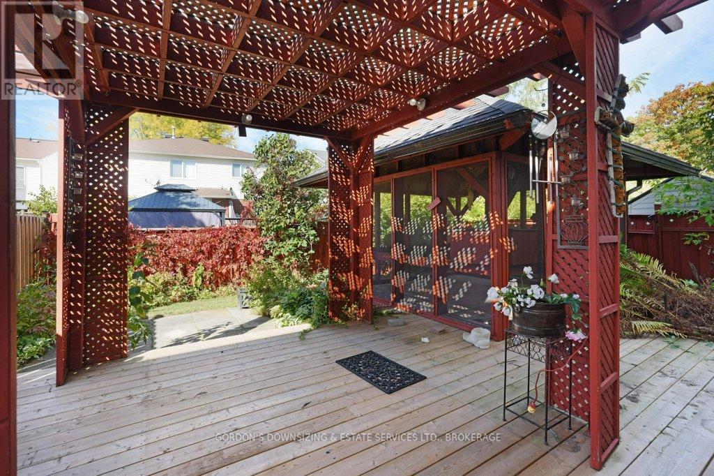 30 Chickasaw Crescent