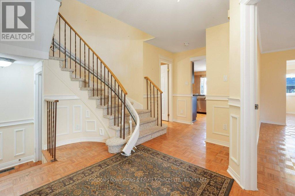 30 Chickasaw Crescent