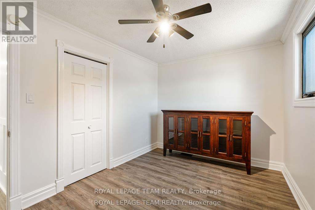 565 Dufferin Street W