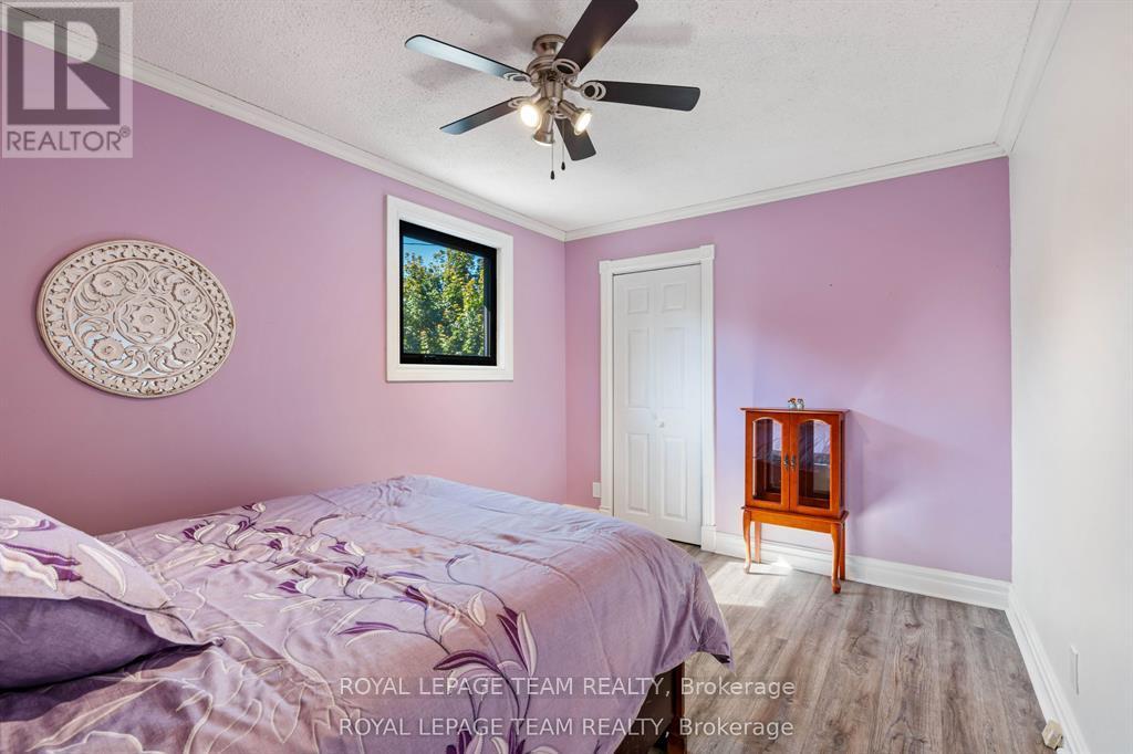 565 Dufferin Street W