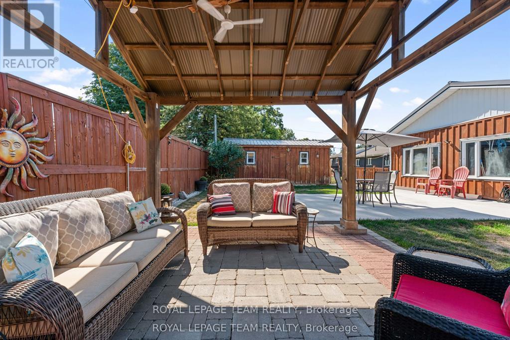 565 Dufferin Street W