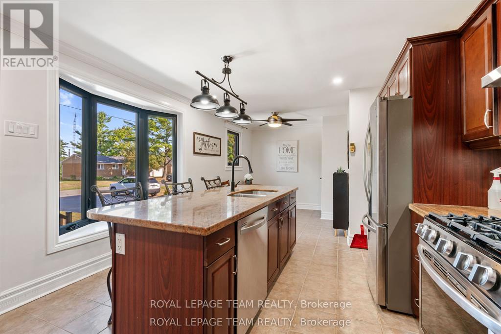 565 Dufferin Street W