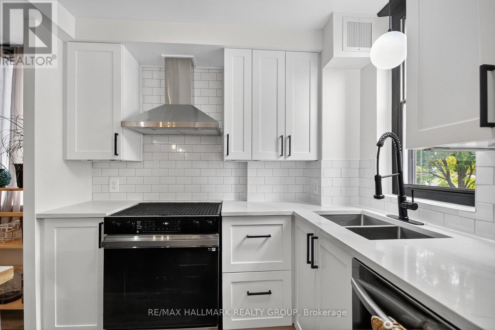 510 - 2871 Richmond Road