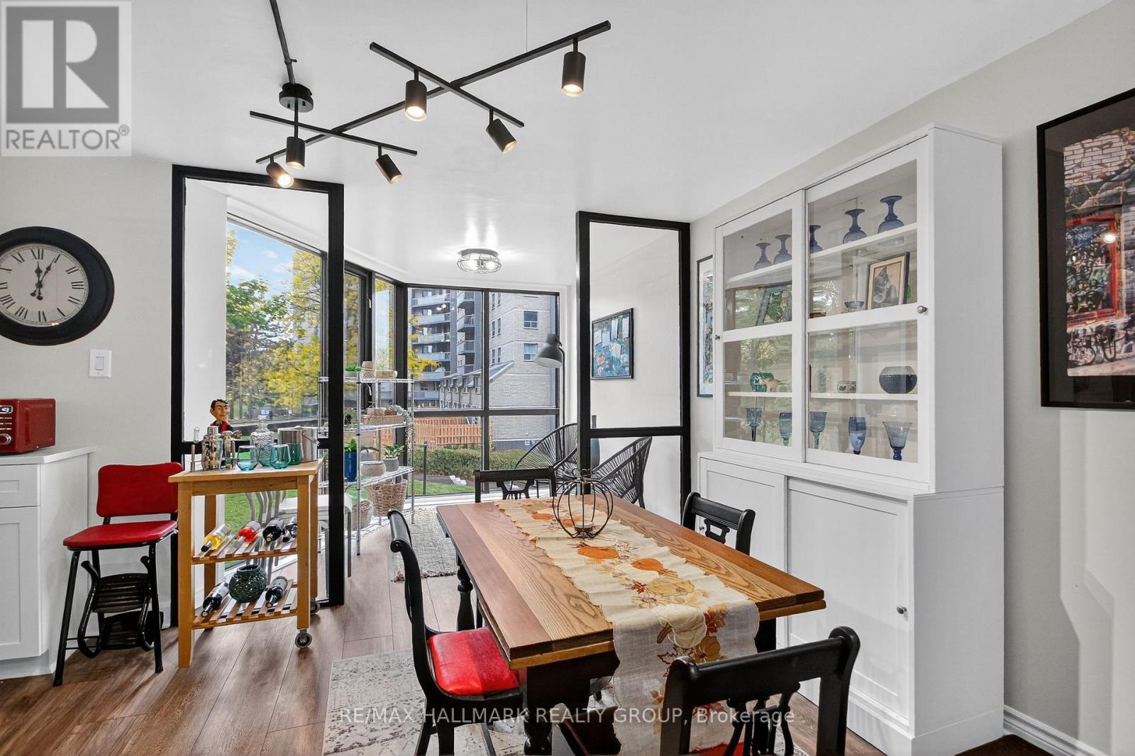 510 - 2871 Richmond Road